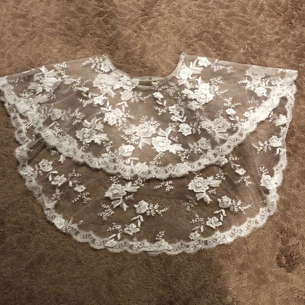 Lace poncho/shawl
